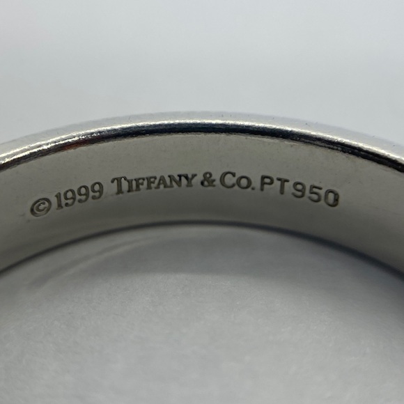 AUTH Tiffany & Co platinum wedding band - Picture 8 of 12